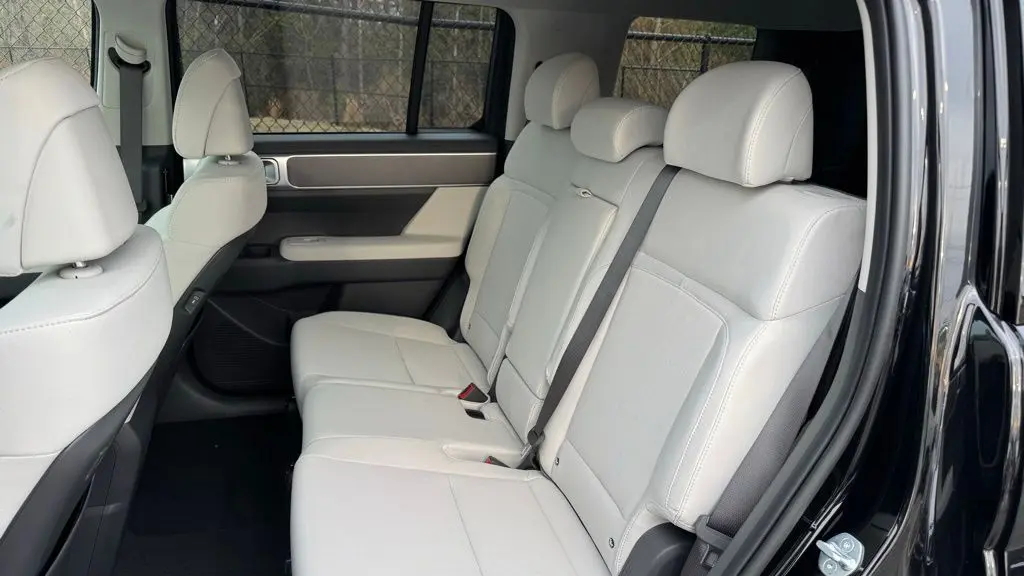 2026 Hyundai SANTA FE SE