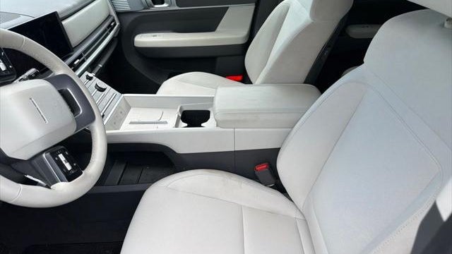 2025 Hyundai SANTA FE SE