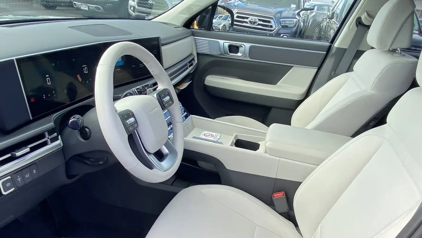 2025 Hyundai SANTA FE SE
