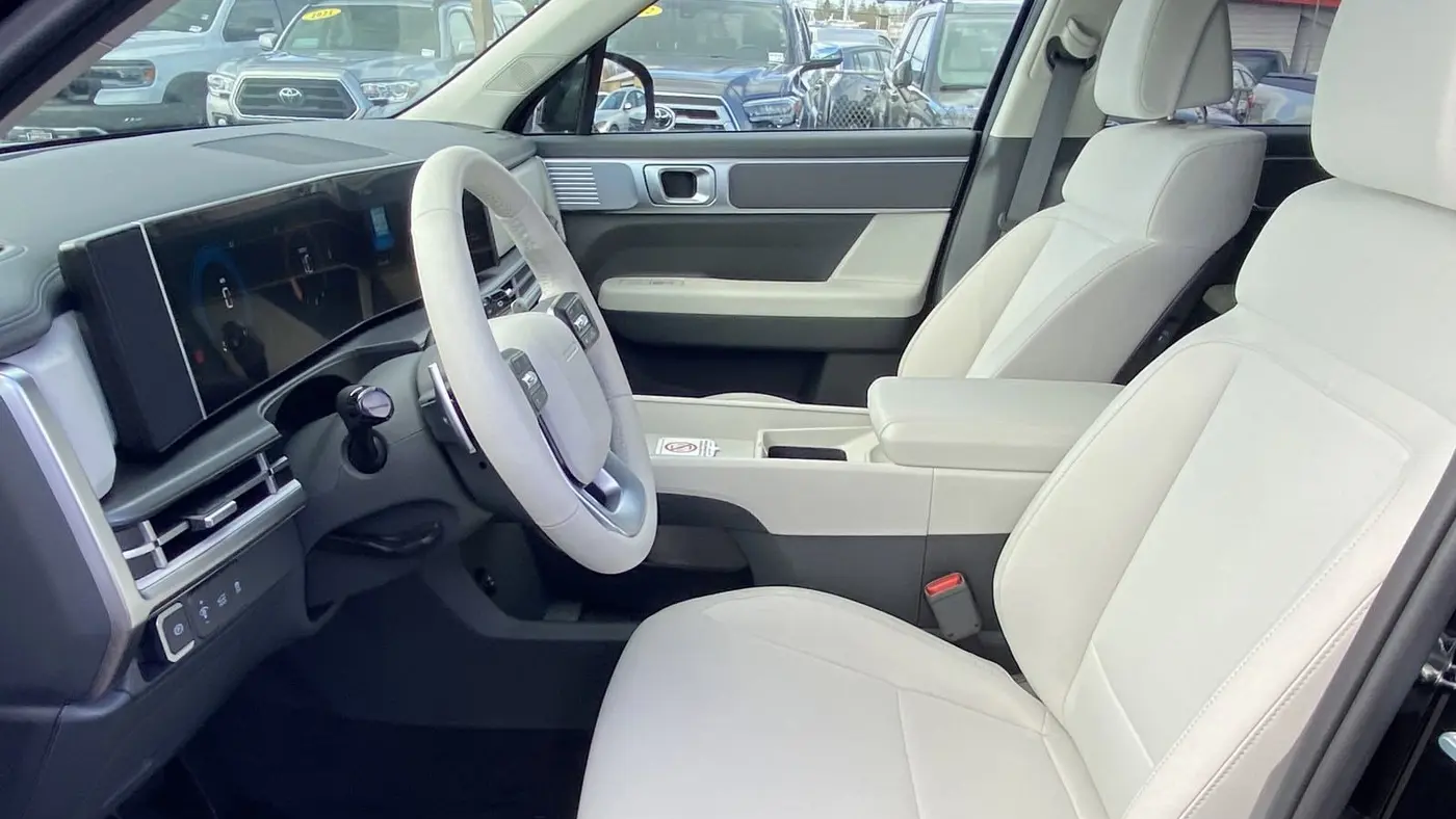 2025 Hyundai SANTA FE SE
