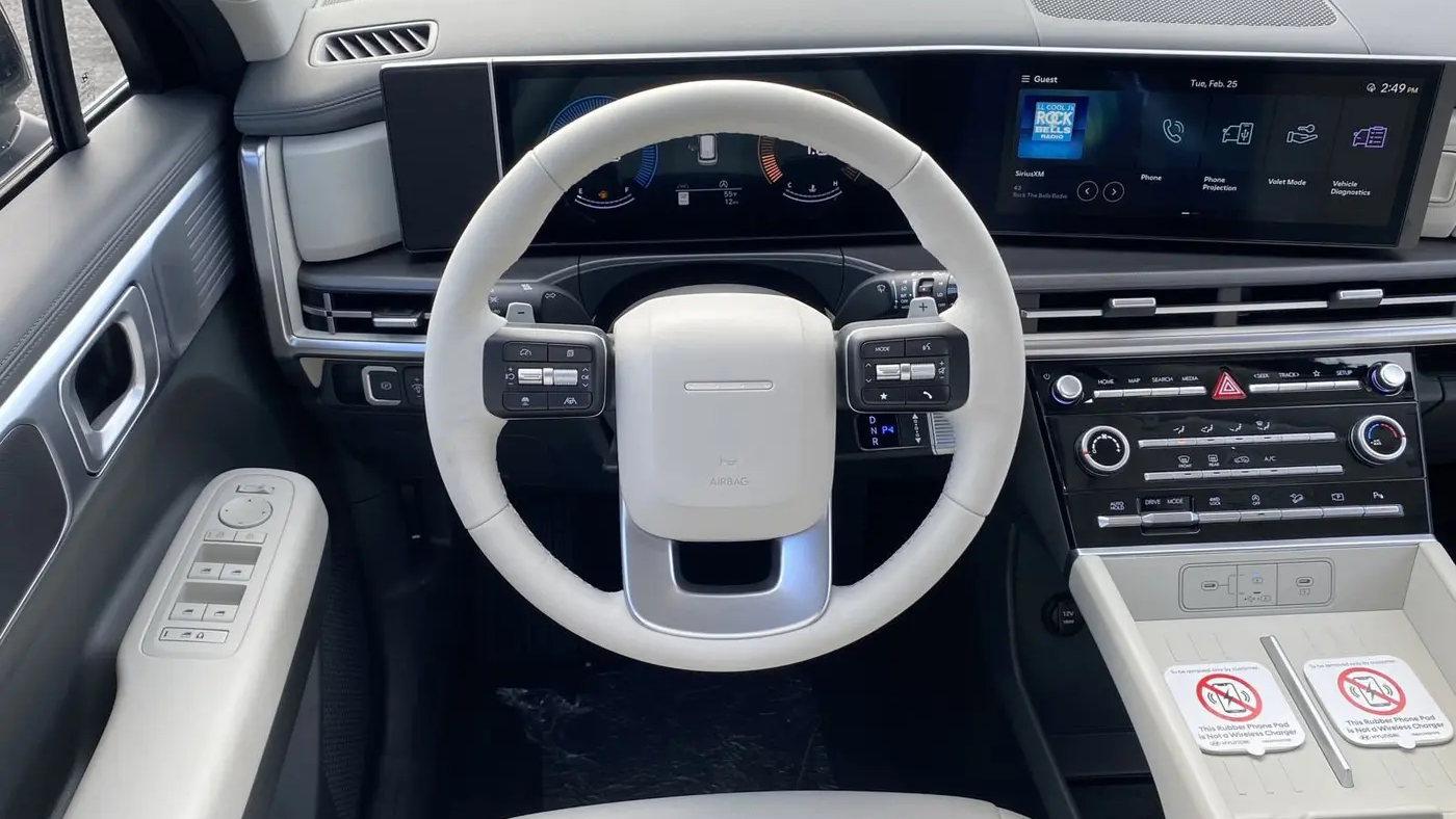 2025 Hyundai SANTA FE SE