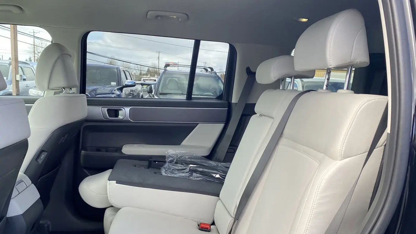 2025 Hyundai SANTA FE SE