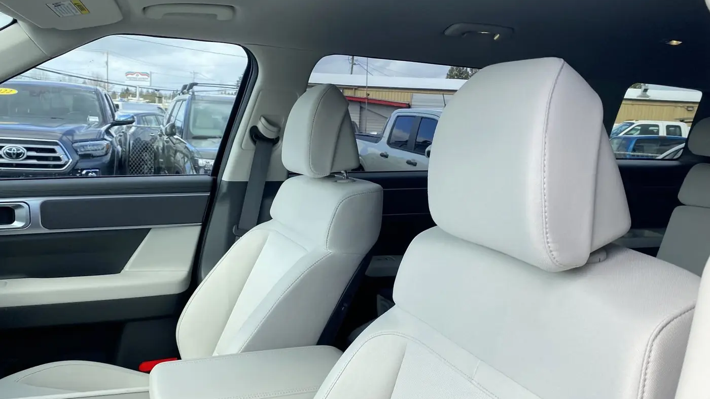 2025 Hyundai SANTA FE SE