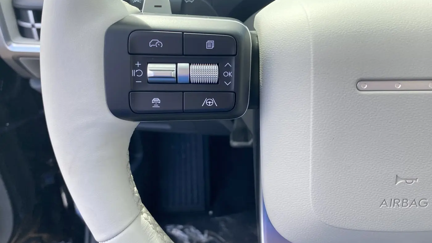 2025 Hyundai SANTA FE SE