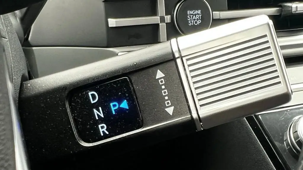2025 Hyundai SANTA FE SE