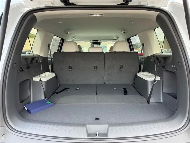 2027 Hyundai Santa Fe - $33,999