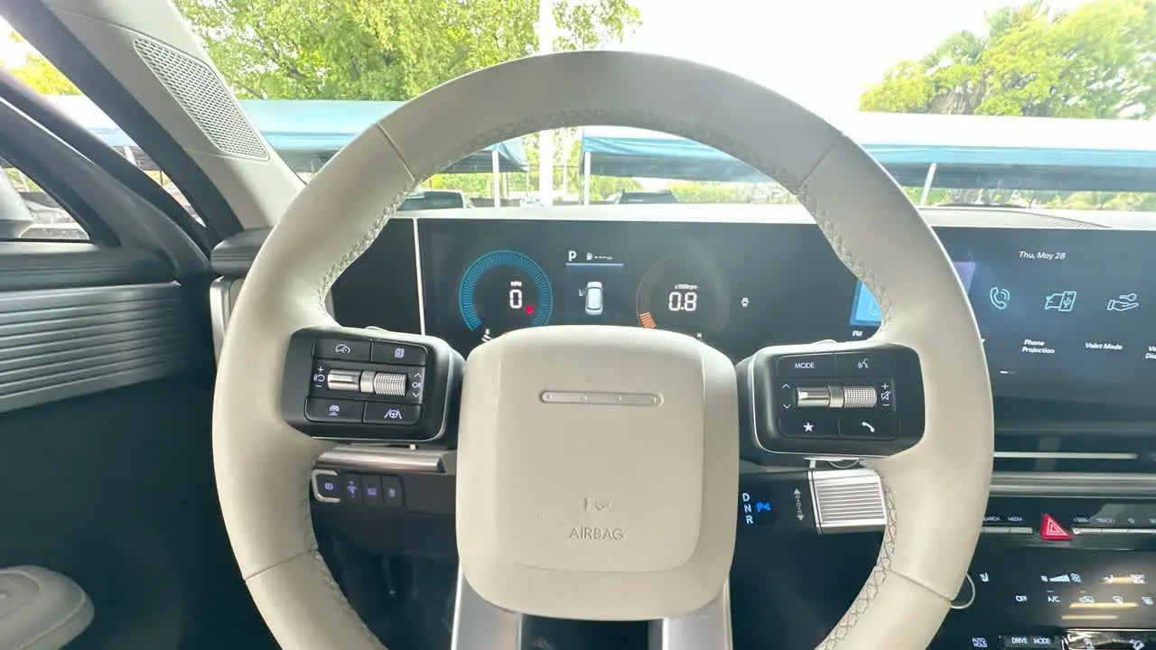 2025 Hyundai SANTA FE SEL