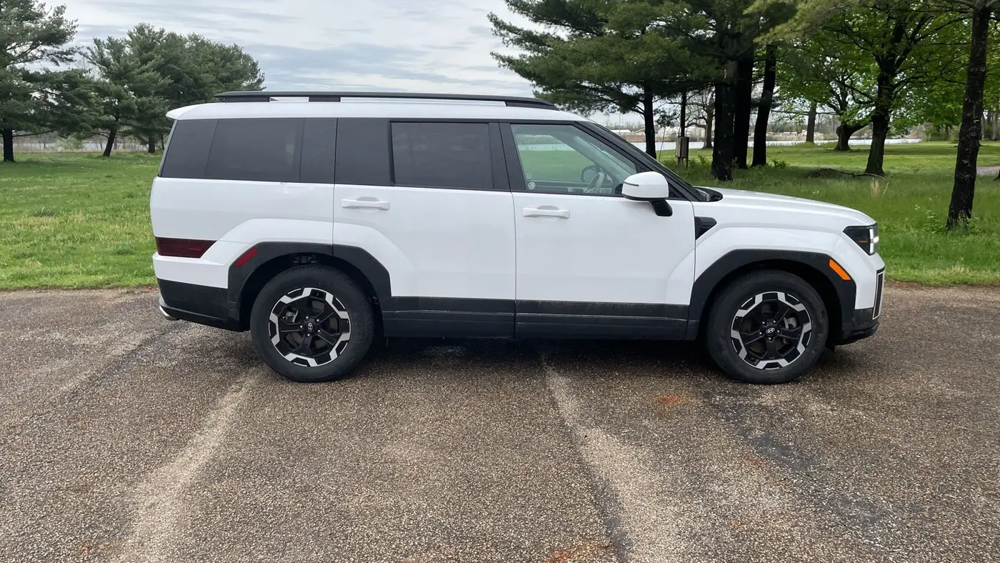 2025 Hyundai SANTA FE SEL