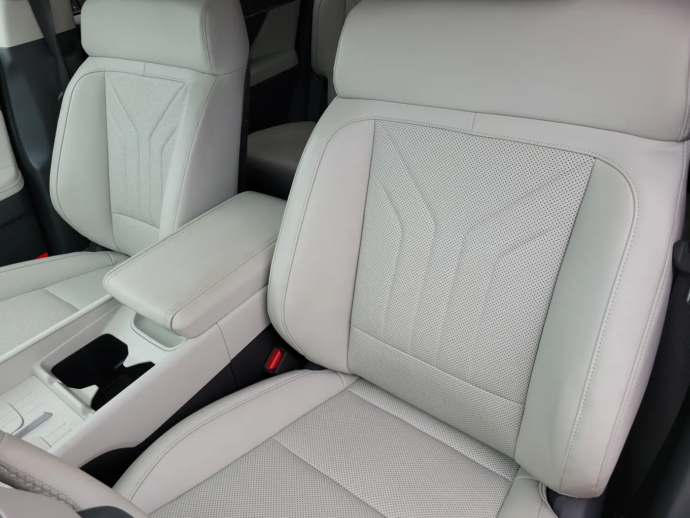 2026 Hyundai Santa Fe - $36,572