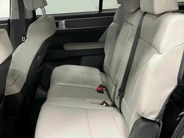 2025 Hyundai Santa Fe - $33,544
