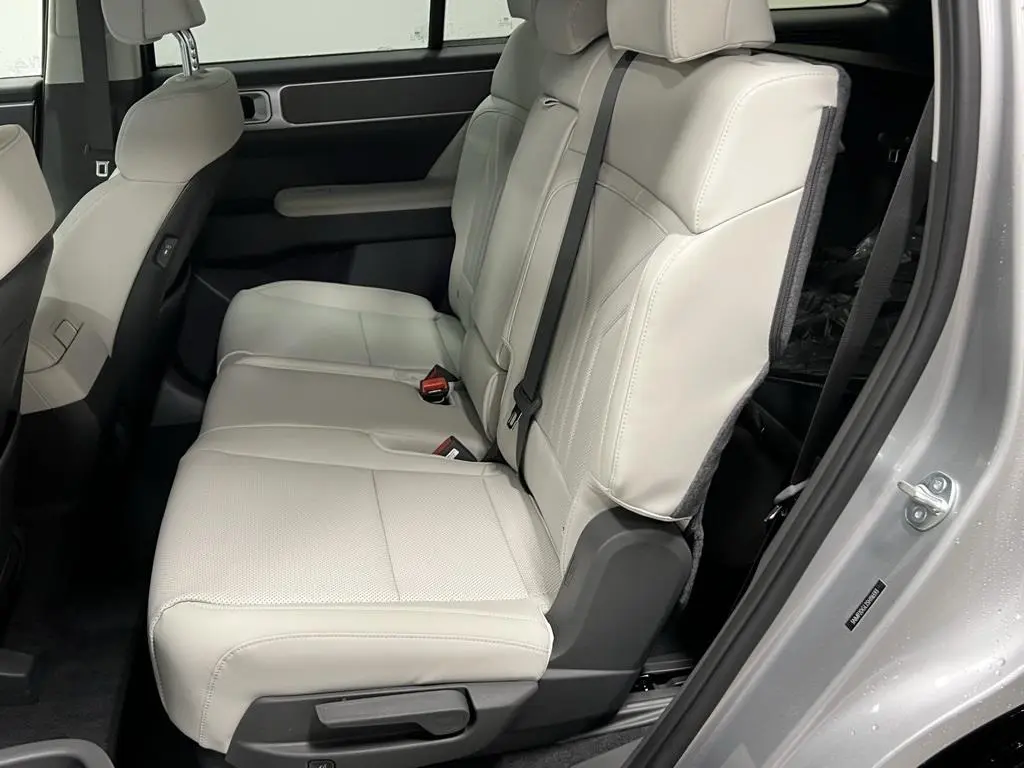 2025 Hyundai Santa Fe - $33,544