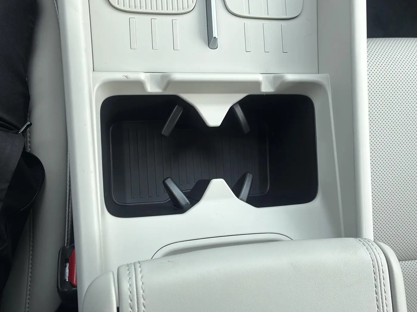 2027 Hyundai Santa Fe - $42,354