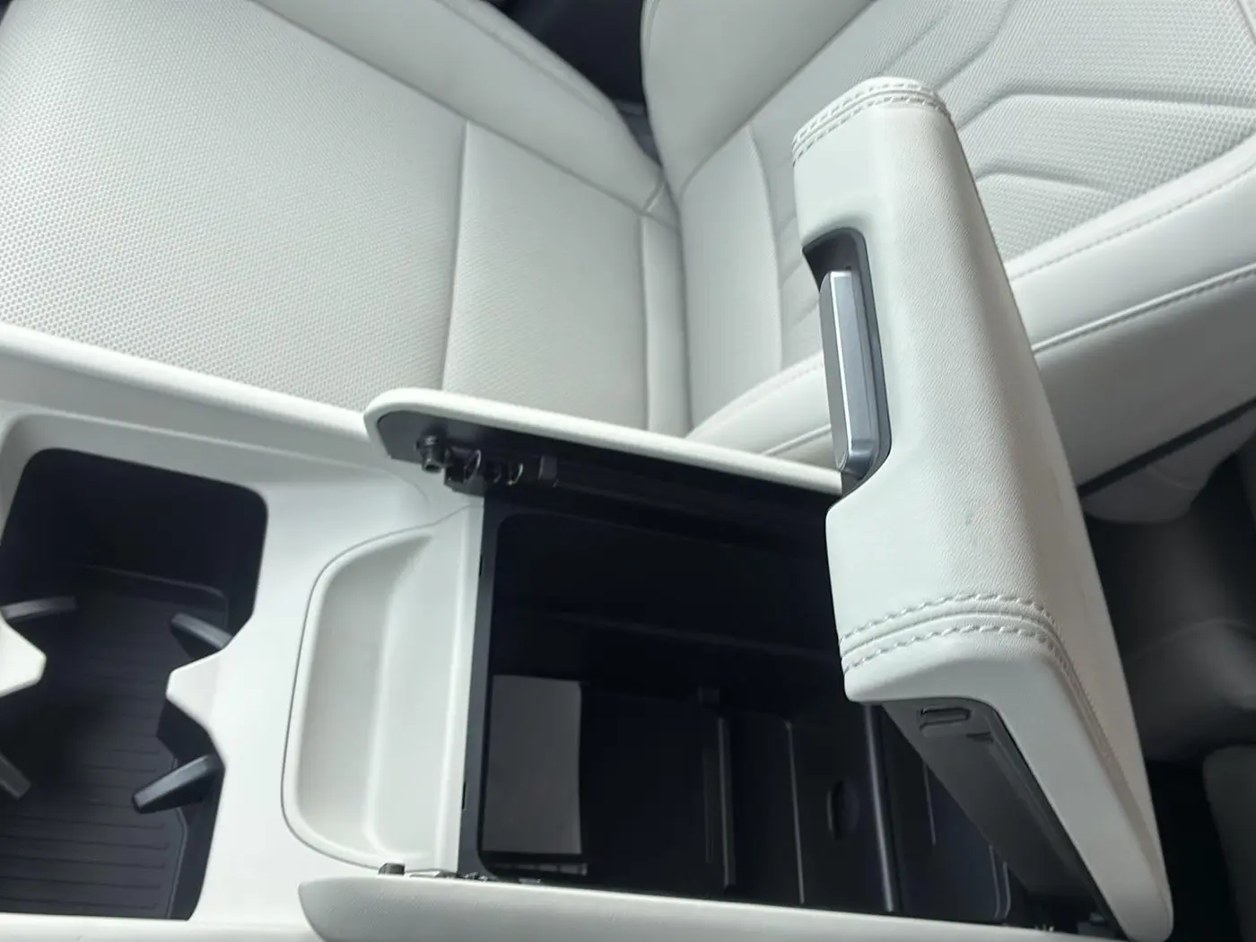 2027 Hyundai Santa Fe - $42,354