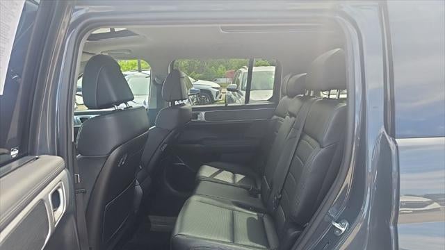 2025 Hyundai SANTA FE Hybrid Limited