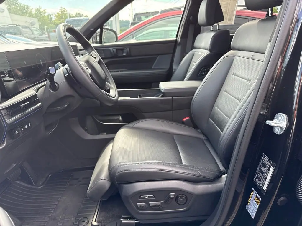 2025 Hyundai Santa Fe - $37,586