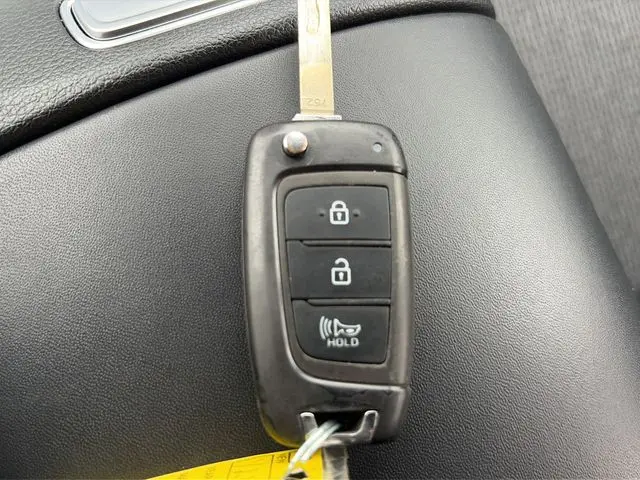 2023 Hyundai Santa Fe - $20,986