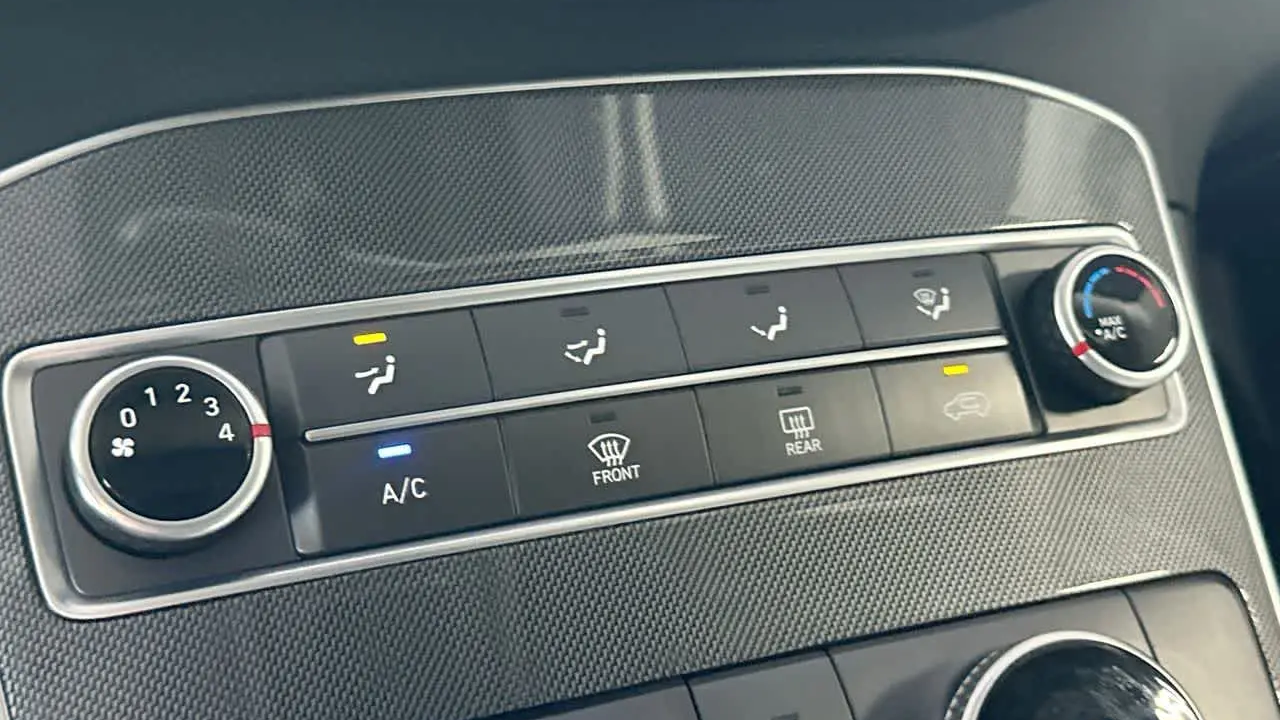 2023 Hyundai SANTA FE SE