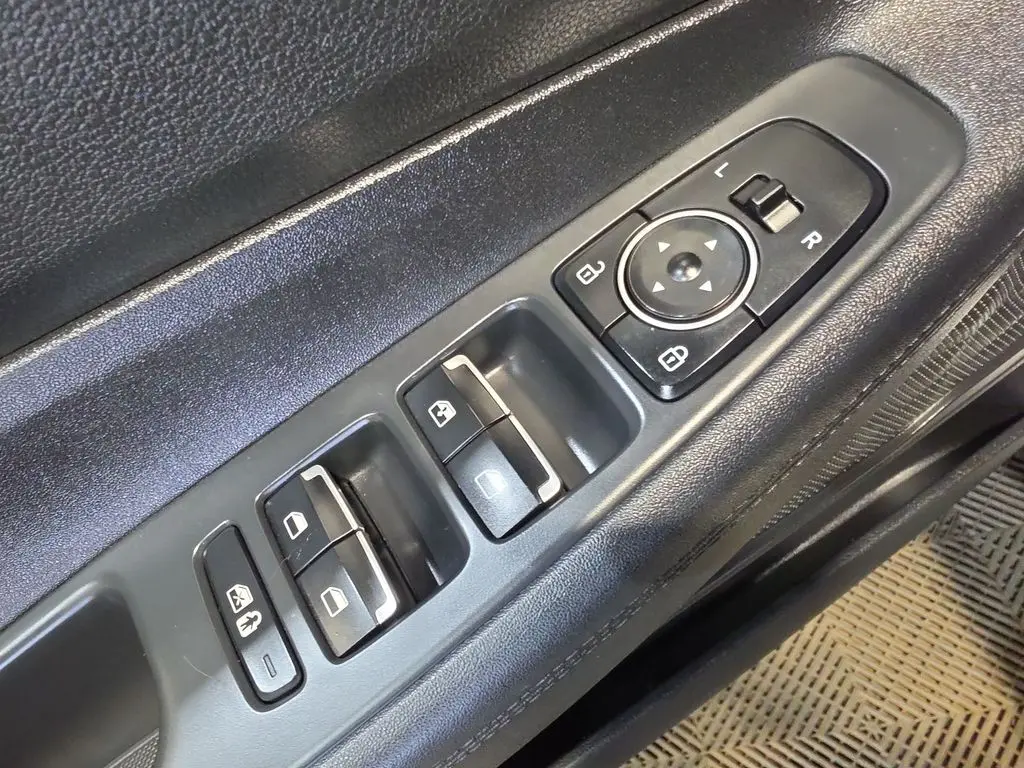 2023 Hyundai Santa Fe - $19,248