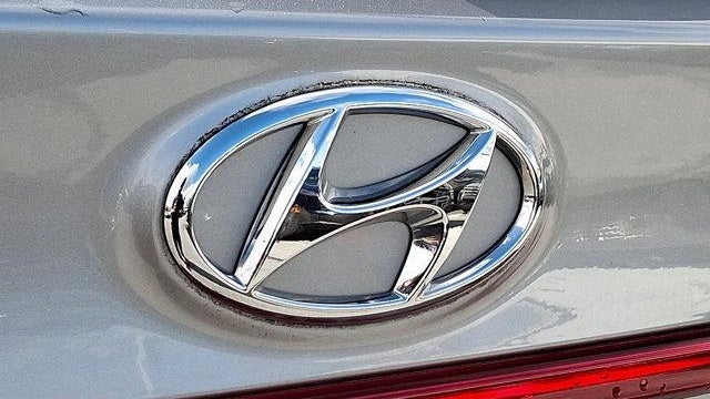 2022 Hyundai SANTA FE SE