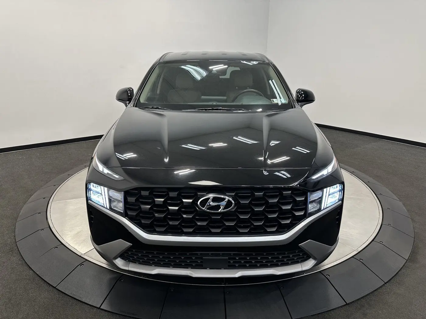 2023 Hyundai Santa Fe - $22,899