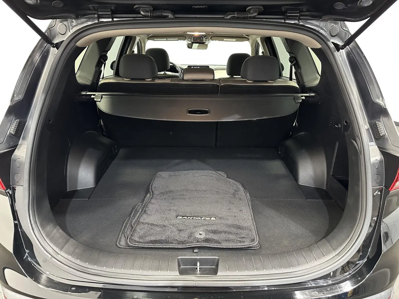 2023 Hyundai Santa Fe - $22,899