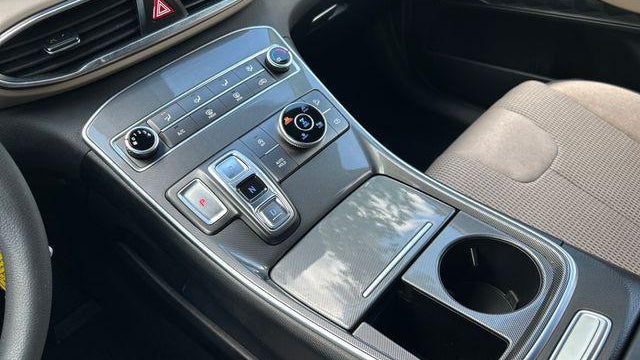 2022 Hyundai SANTA FE SE