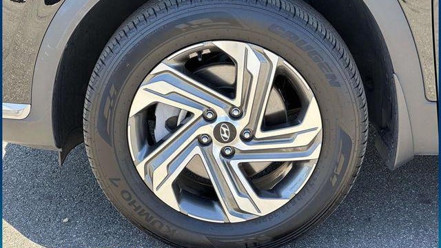 2023 Hyundai SANTA FE SE