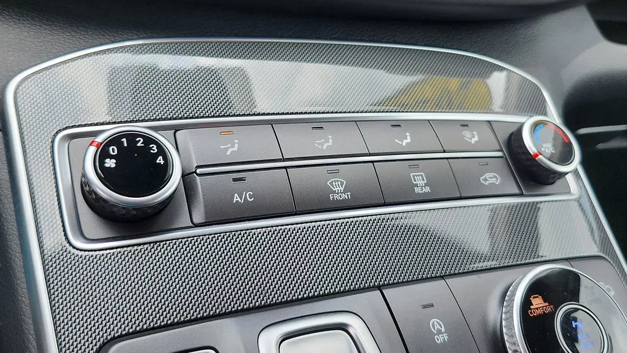2023 Hyundai SANTA FE SE