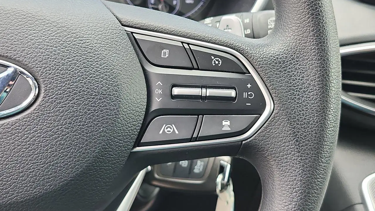 2023 Hyundai SANTA FE SE