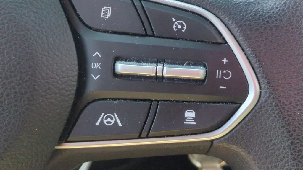 2023 Hyundai SANTA FE SE