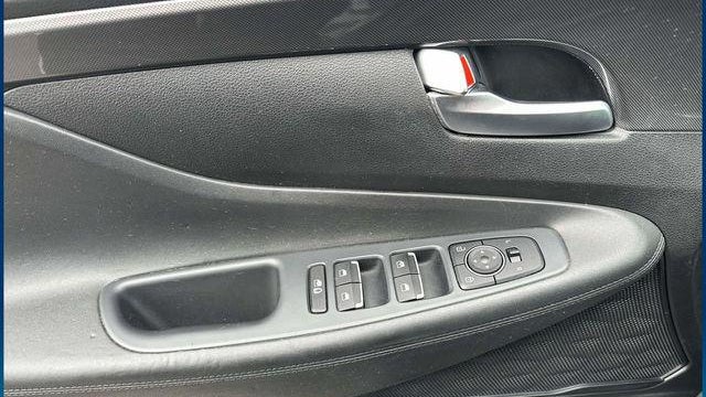 2022 Hyundai SANTA FE SE
