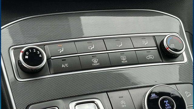 2022 Hyundai SANTA FE SE