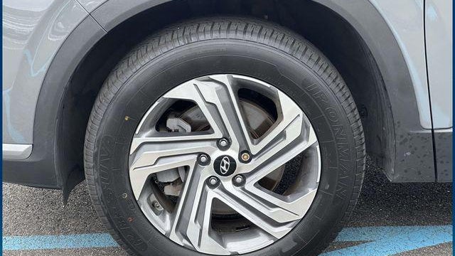 2022 Hyundai SANTA FE SE