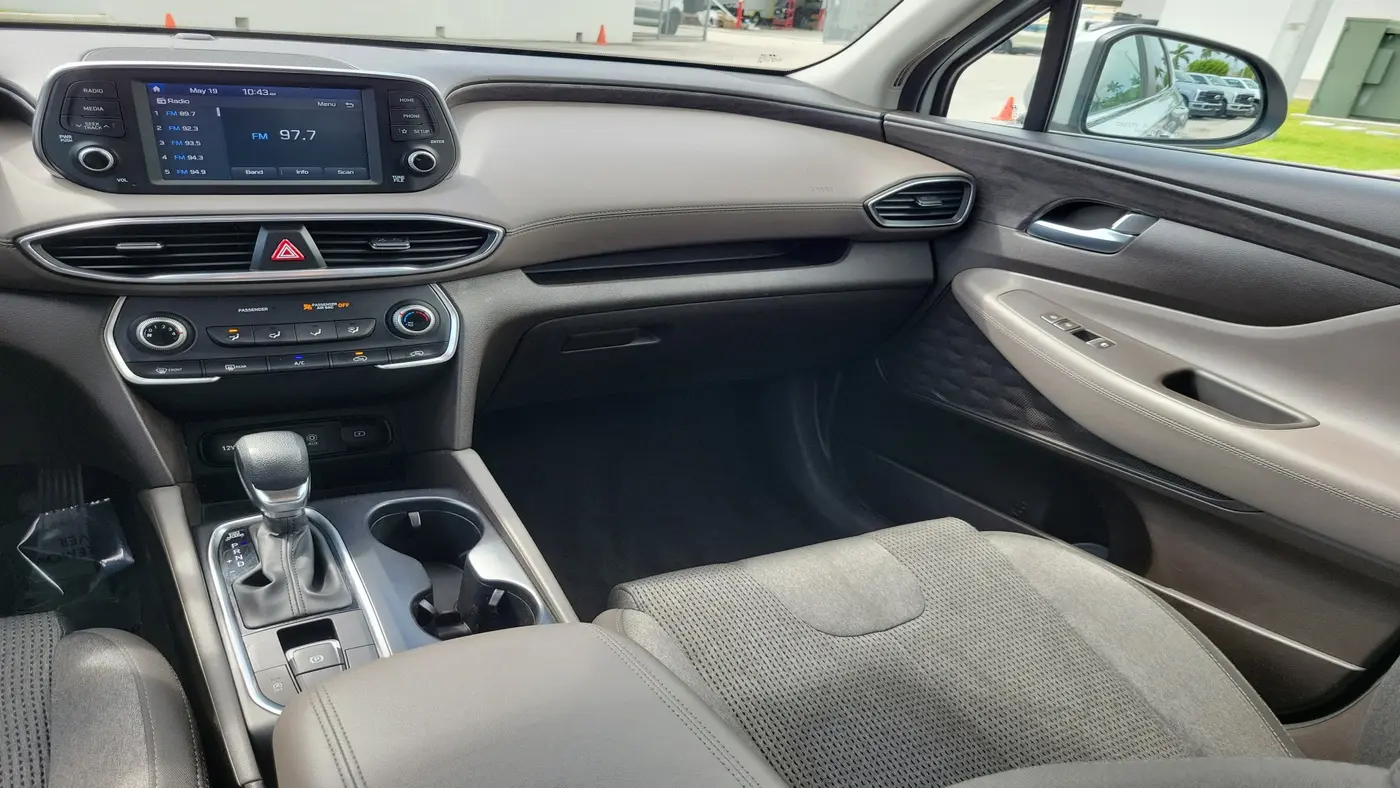 2020 Hyundai SANTA FE SE