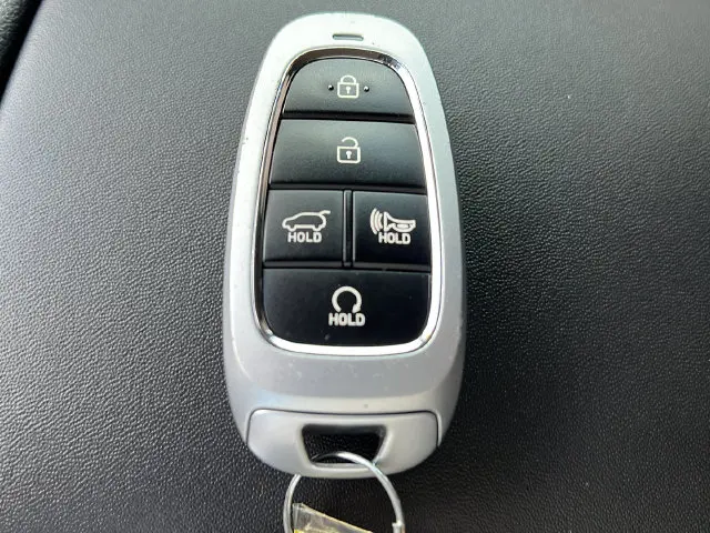 2023 Hyundai Santa Fe - $24,763