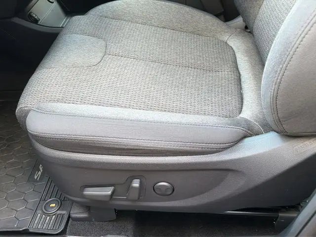 2023 Hyundai Santa Fe - $25,081
