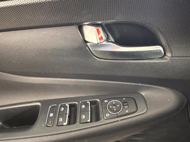 2020 Hyundai Santa Fe - $18,155