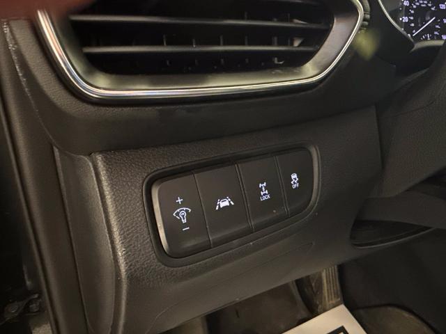 2020 Hyundai Santa Fe - $18,155