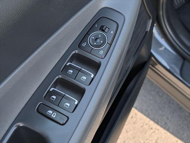 2023 Hyundai Santa Fe - $27,998