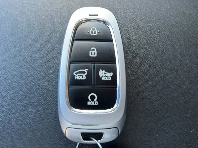 2023 Hyundai Santa Fe - $23,282