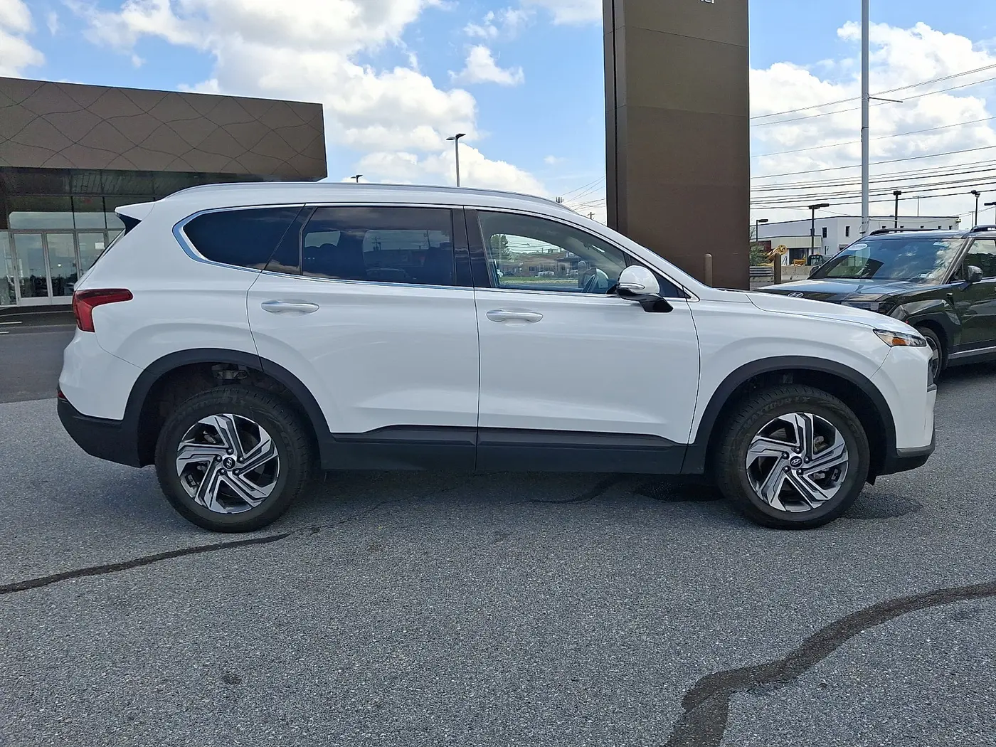 2023 Hyundai Santa Fe - $19,389