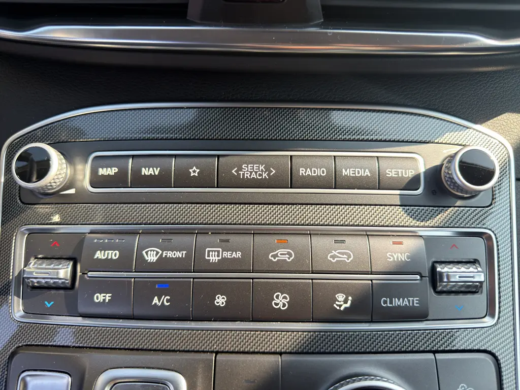 2023 Hyundai Santa Fe - $24,995