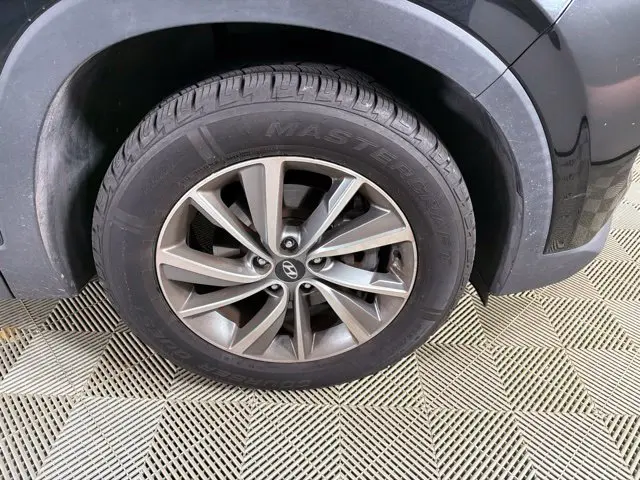 2019 Hyundai Santa Fe - $15,500