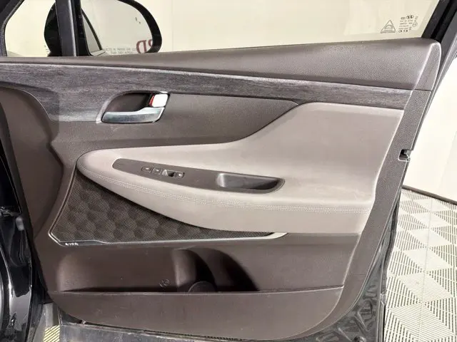 2019 Hyundai Santa Fe - $15,500
