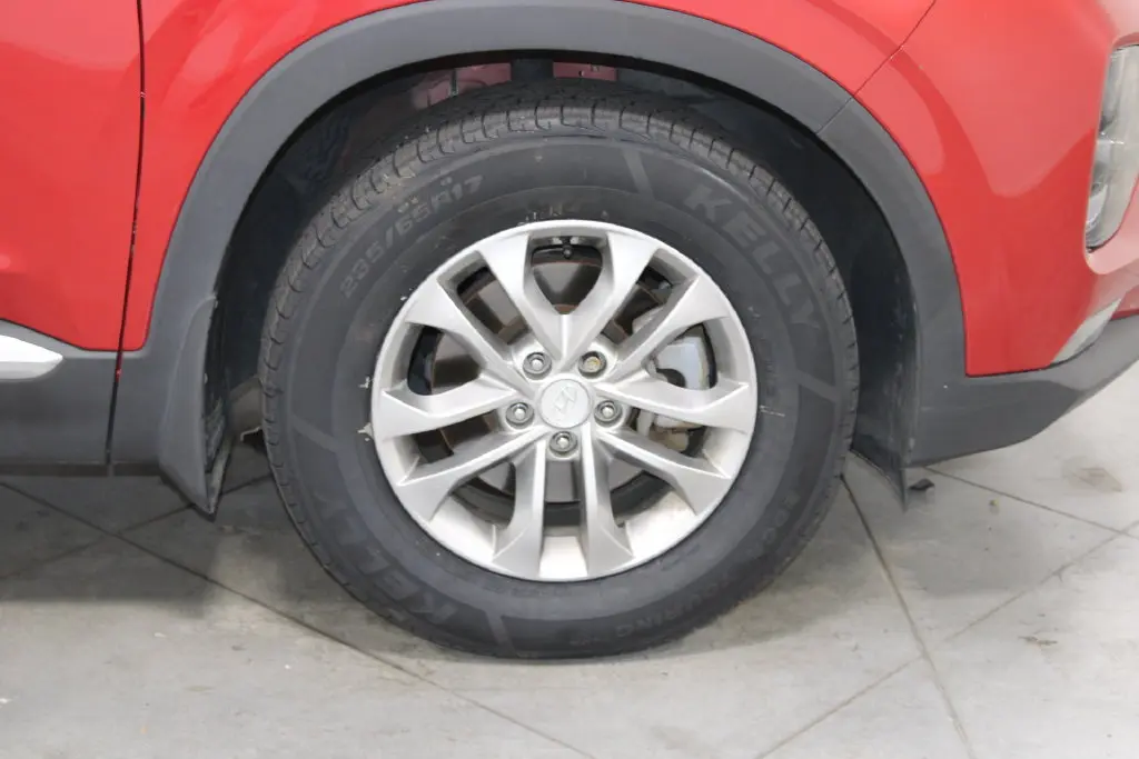 2020 Hyundai Santa Fe - $13,578