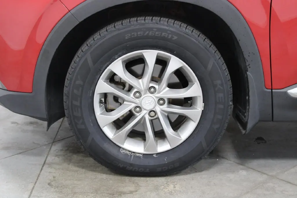 2020 Hyundai Santa Fe - $13,578