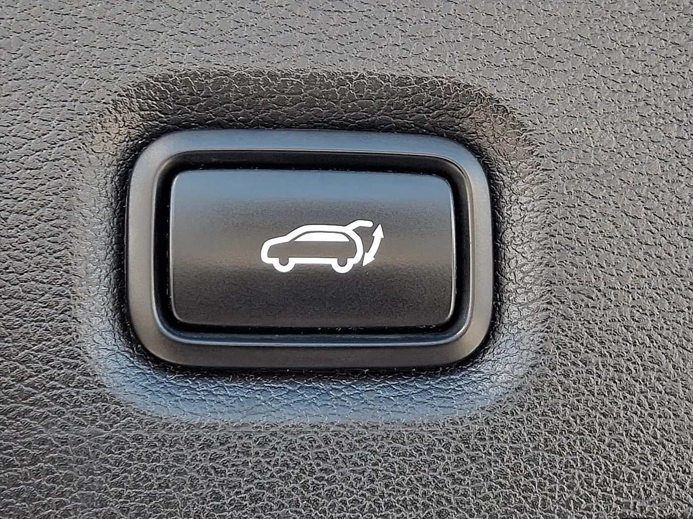 2019 Hyundai Santa Fe - $17,685
