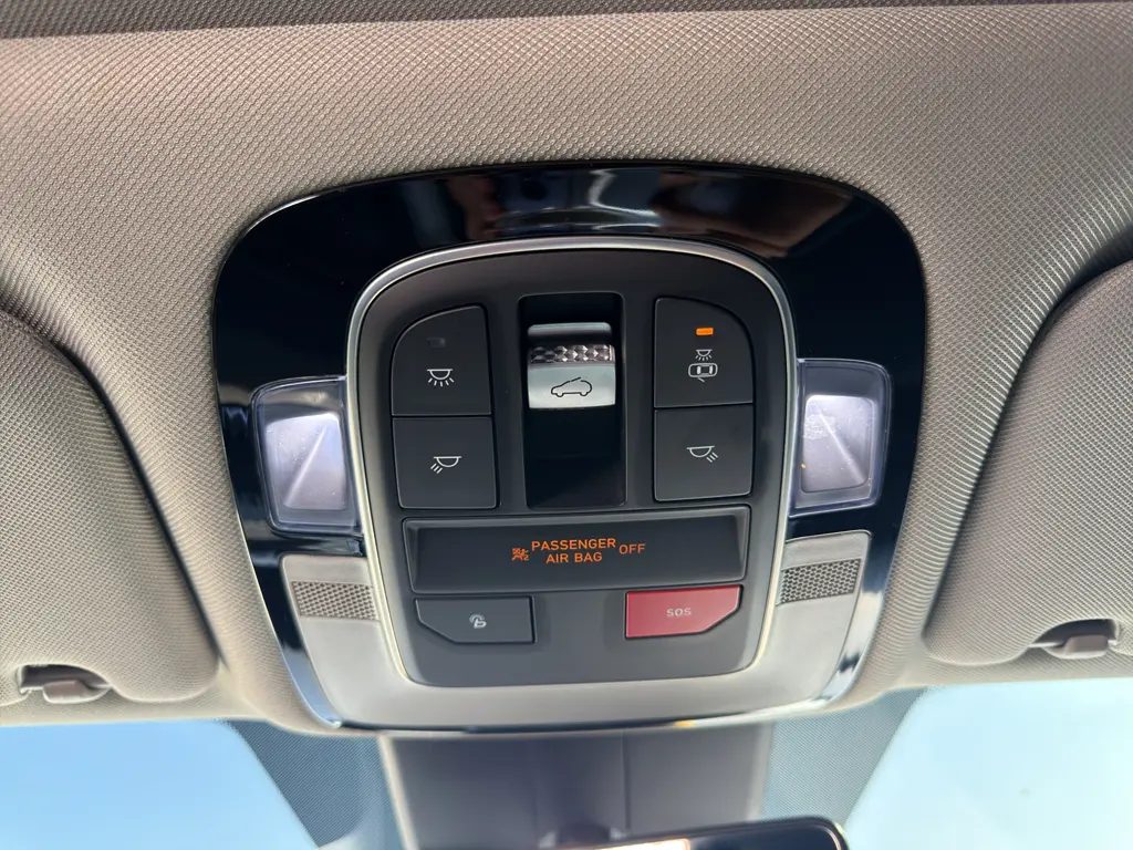 2023 Hyundai Santa Fe - $25,995