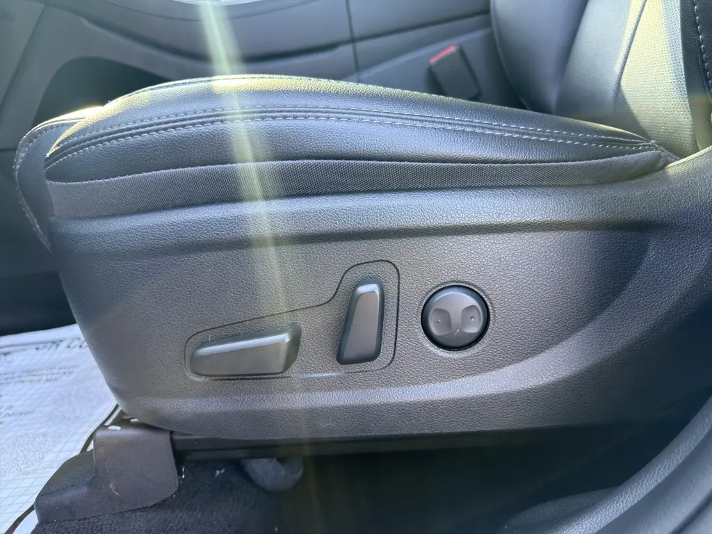 2023 Hyundai Santa Fe - $25,995
