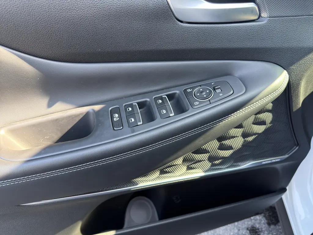2023 Hyundai Santa Fe - $25,995